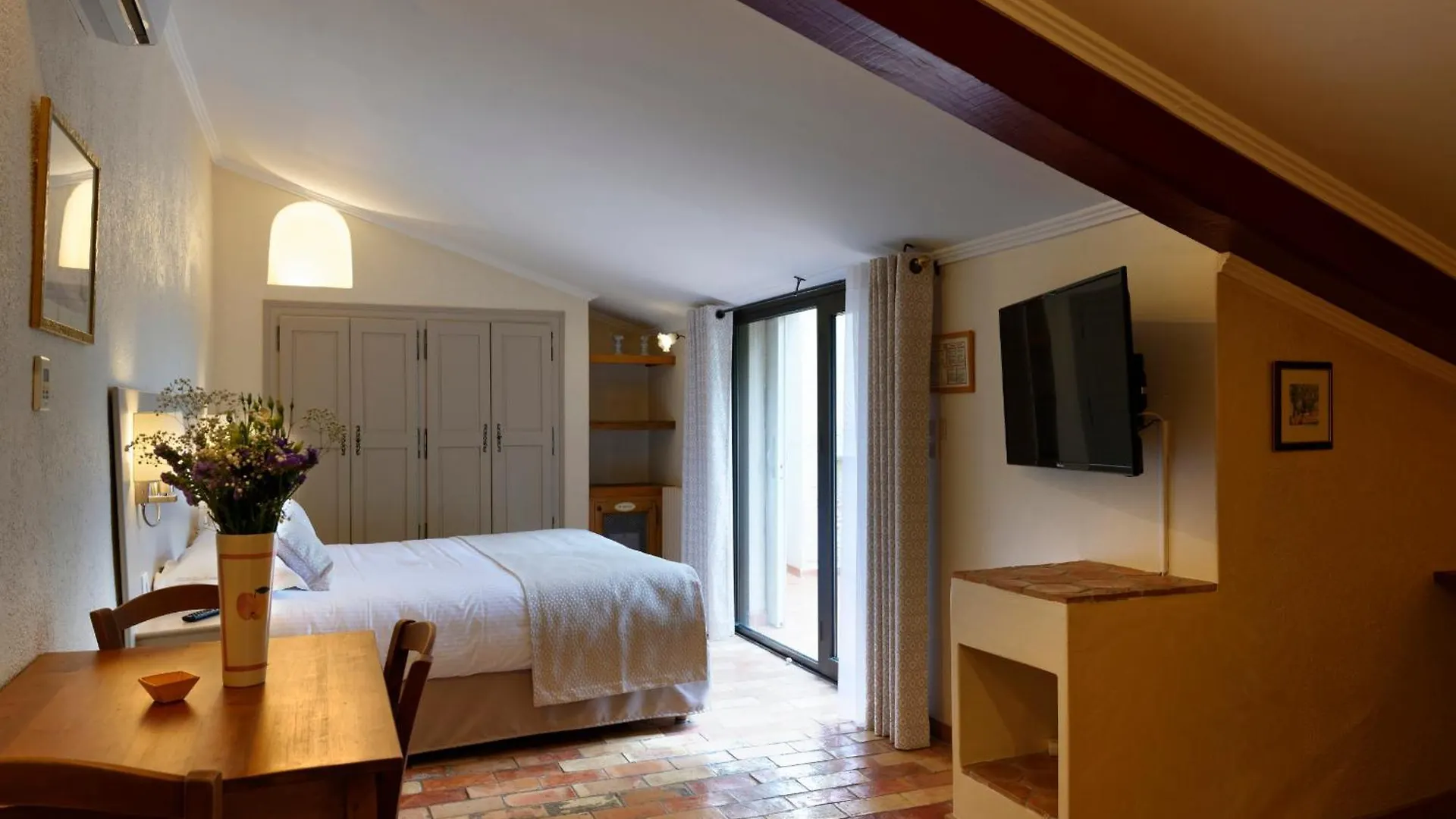 Hotel Charembeau Forcalquier Francie
