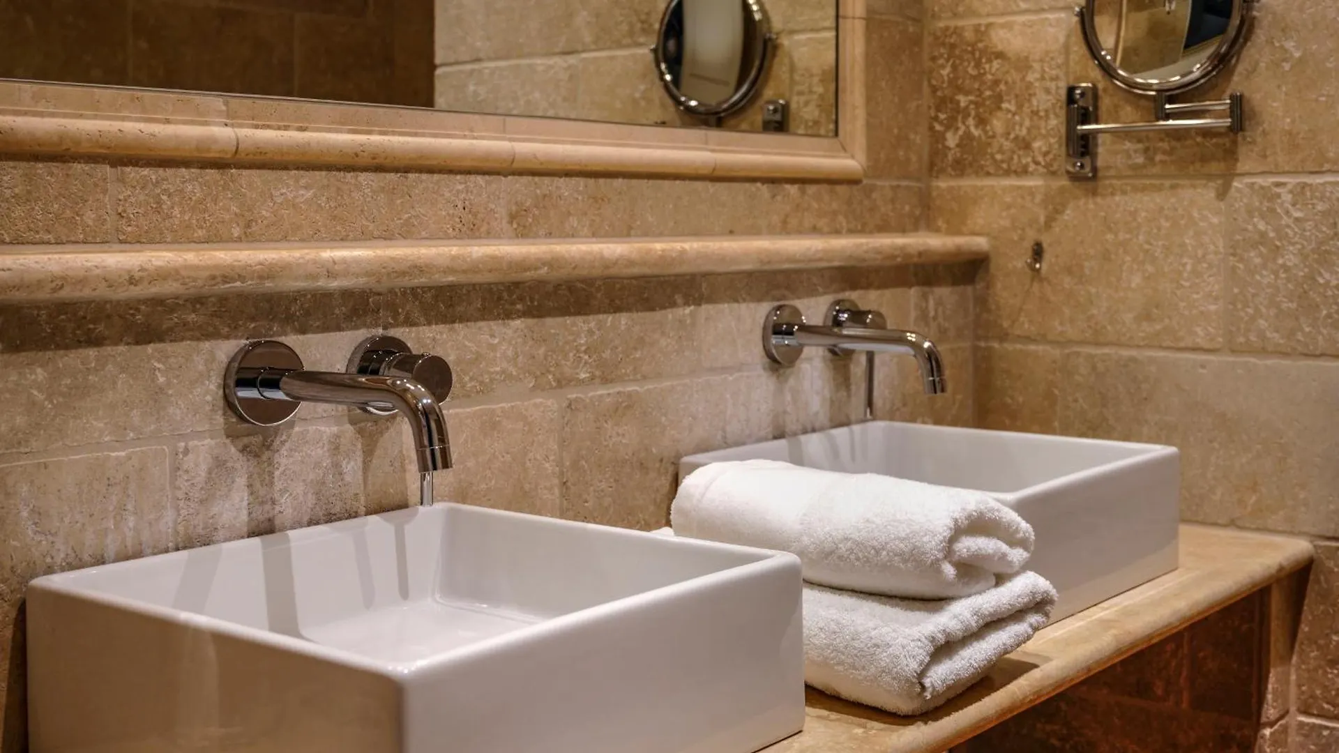 Charembeau Hotel Forcalquier